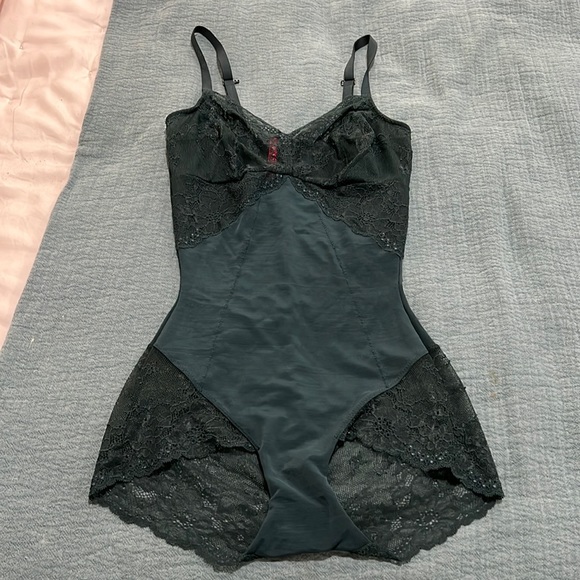 SPANX Other - Spanx shapewear bodysuit